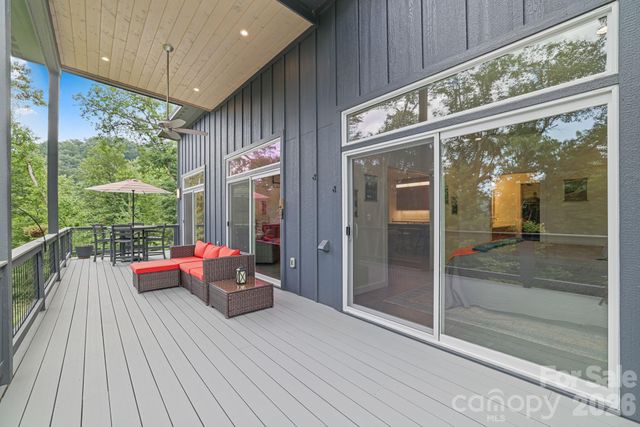 337 Leatherbreeches Drive, Tuckasegee, NC 28783