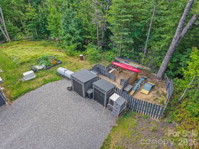 337 Leatherbreeches Drive, Tuckasegee, NC 28783