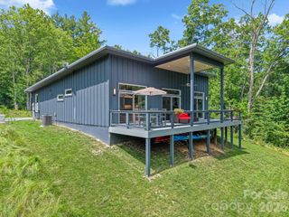 337 Leatherbreeches Drive, Tuckasegee, NC 28783