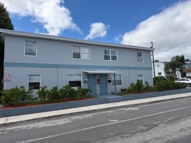 1913 Division Avenue 202, West Palm Beach, FL 33407