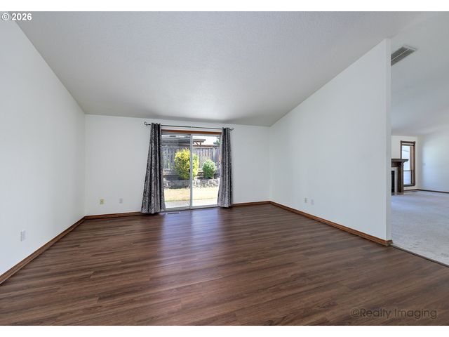 254 Sw NANCY Cir, Gresham, OR 97030