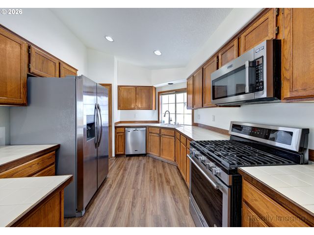 254 Sw NANCY Cir, Gresham, OR 97030
