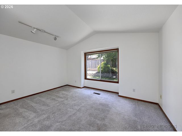 254 Sw NANCY Cir, Gresham, OR 97030