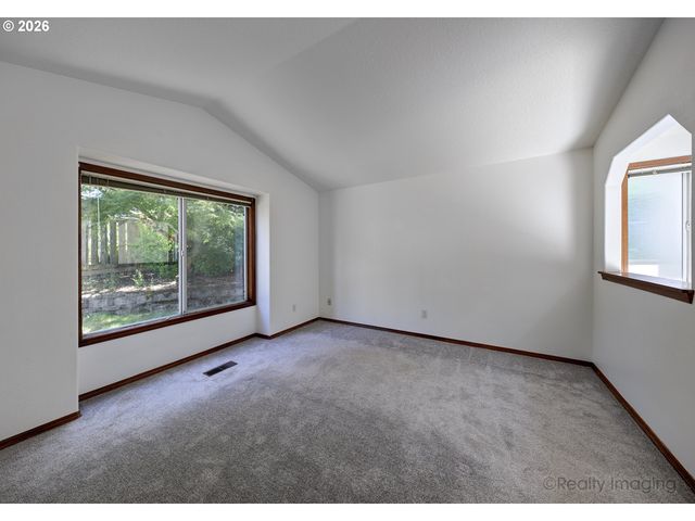 254 Sw NANCY Cir, Gresham, OR 97030