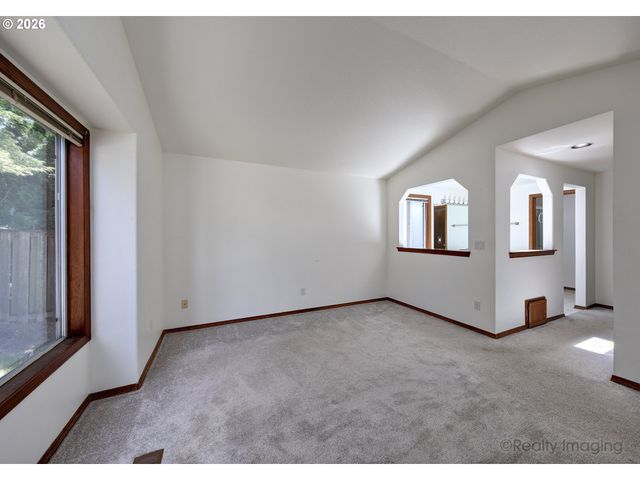 254 Sw NANCY Cir, Gresham, OR 97030