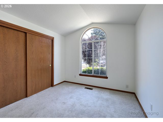 254 Sw NANCY Cir, Gresham, OR 97030