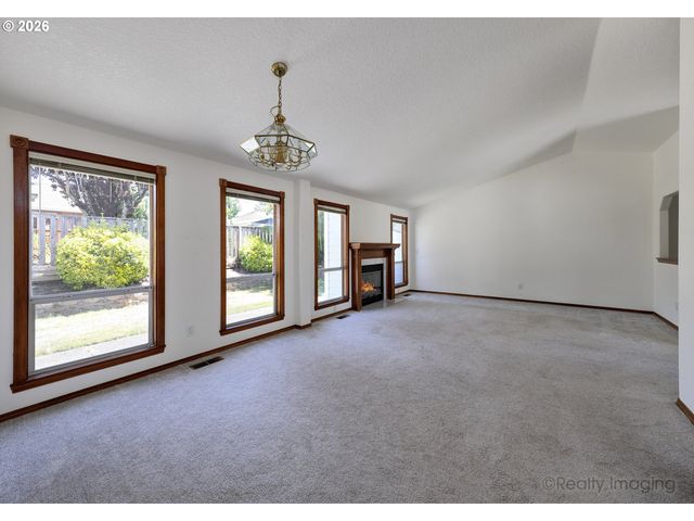 254 Sw NANCY Cir, Gresham, OR 97030
