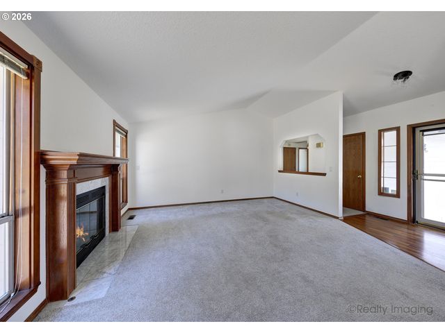 254 Sw NANCY Cir, Gresham, OR 97030