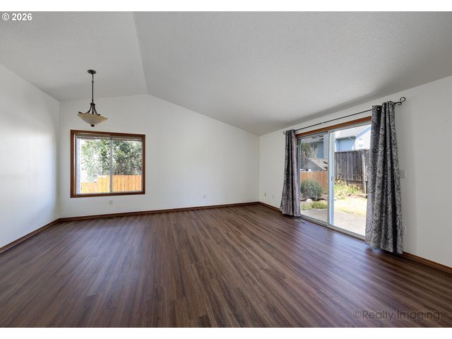 254 Sw NANCY Cir, Gresham, OR 97030