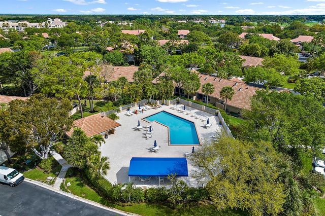 1143 Duncan Circle Unit 101, Palm Beach Gardens, FL 33418