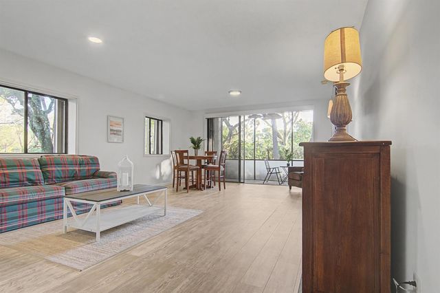 1143 Duncan Circle Unit 101, Palm Beach Gardens, FL 33418
