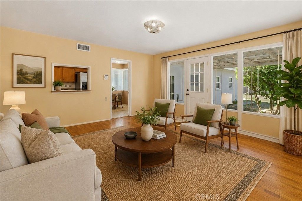 Image 10 of property listing at 417 E Cornell, Rialto, CA 92376
