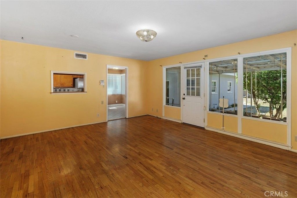 Image 11 of property listing at 417 E Cornell, Rialto, CA 92376