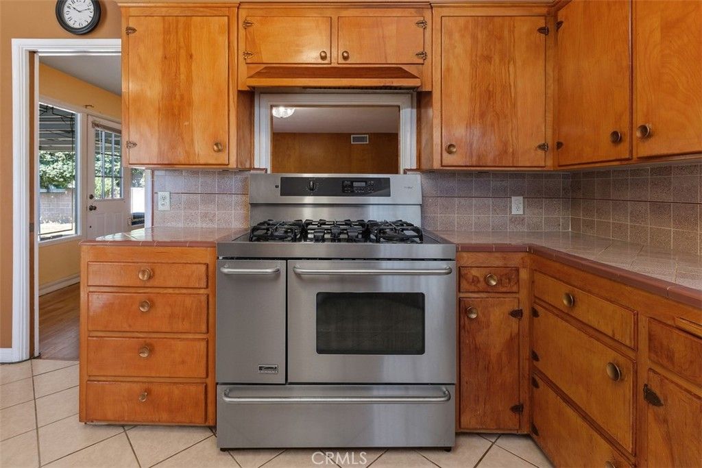 Image 19 of property listing at 417 E Cornell, Rialto, CA 92376