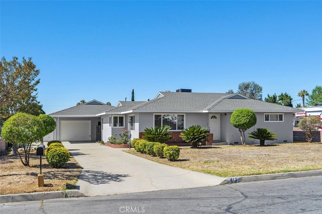 Image 3 of property listing at 417 E Cornell, Rialto, CA 92376