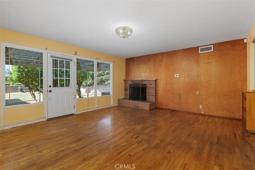 Image 8 of property listing at 417 E Cornell, Rialto, CA 92376