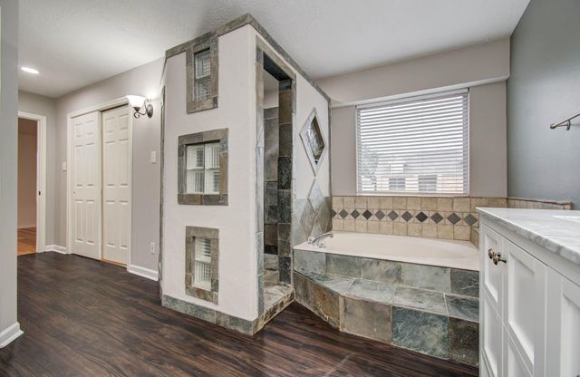 14307 N Towerglen Loop, Houston, TX 77084