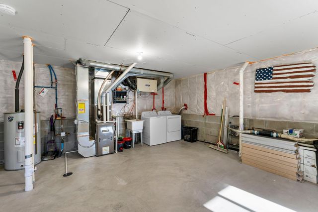 905 Bellaire Boulevard NW, Isanti, MN 55040