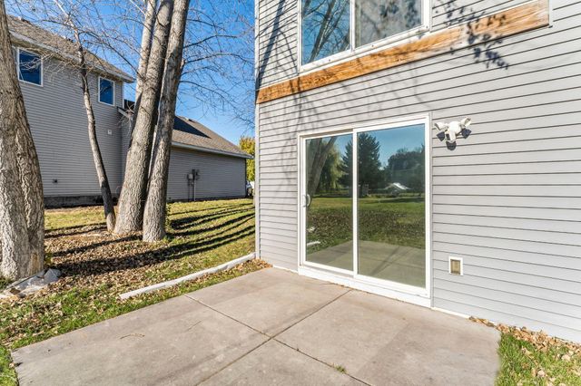 905 Bellaire Boulevard NW, Isanti, MN 55040