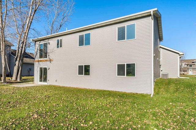 905 Bellaire Boulevard NW, Isanti, MN 55040