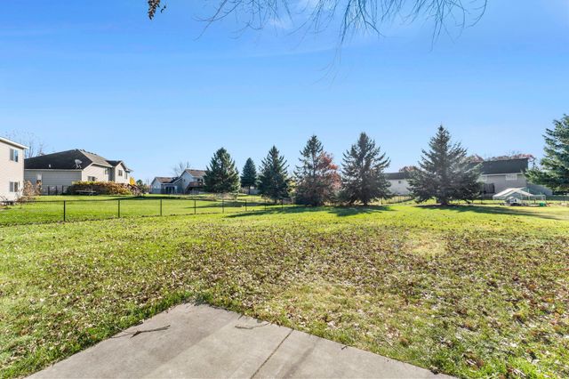 905 Bellaire Boulevard NW, Isanti, MN 55040