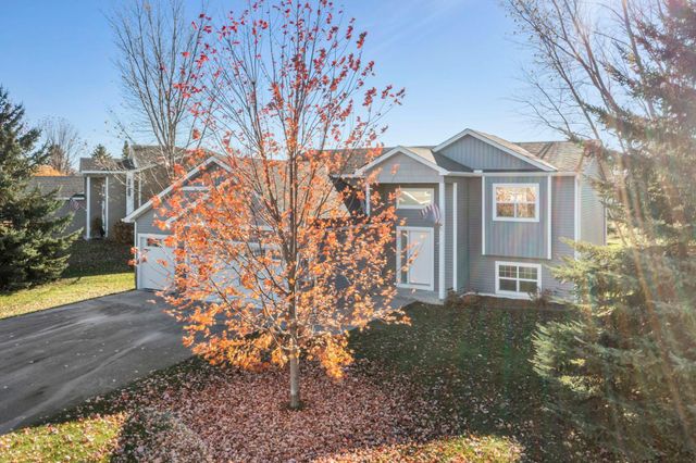 905 Bellaire Boulevard NW, Isanti, MN 55040