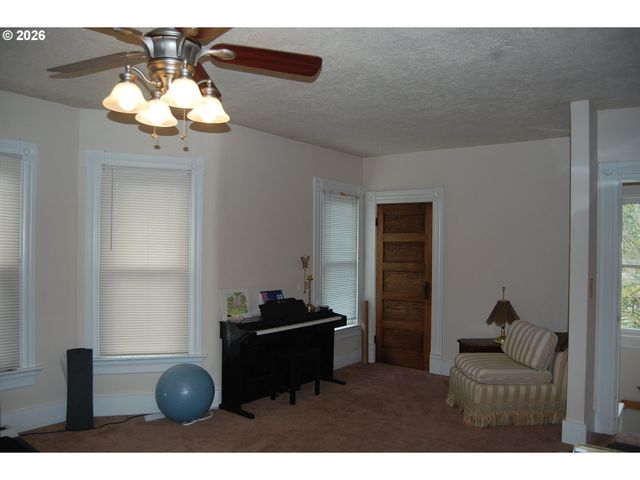 7207 N CHICAGO Ave, Portland, OR 97203