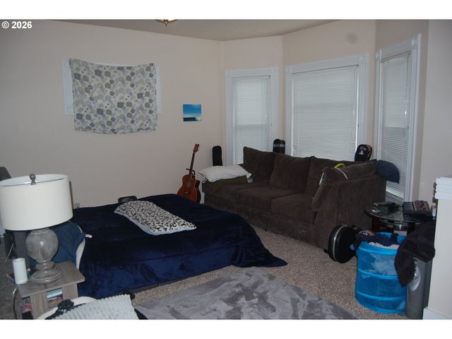 7207 N CHICAGO Ave, Portland, OR 97203