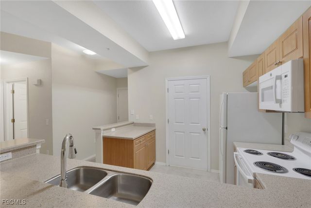 9025 Colby DR 2111, Fort Myers, FL 33919