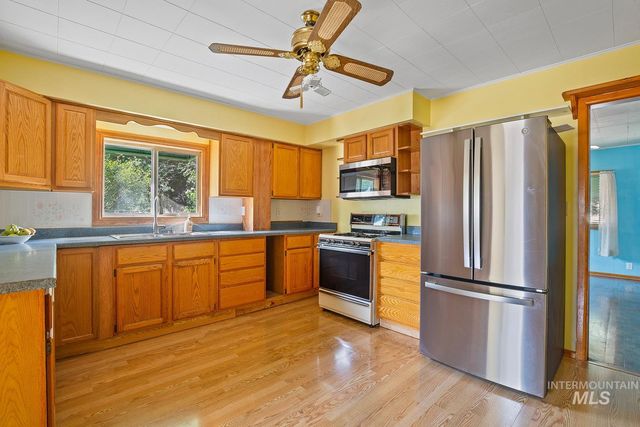 515 Stevens Ave, Filer, ID 83328