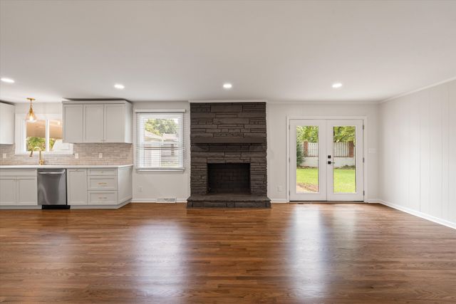 203 Oak Hill Dr, Lebanon, TN 37087