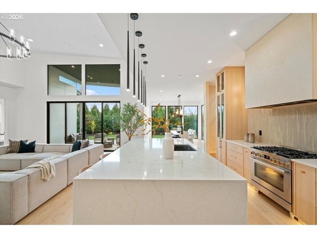 8702 Ne 182ND Pl, Vancouver, WA 98682