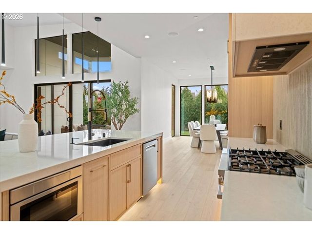 8702 Ne 182ND Pl, Vancouver, WA 98682