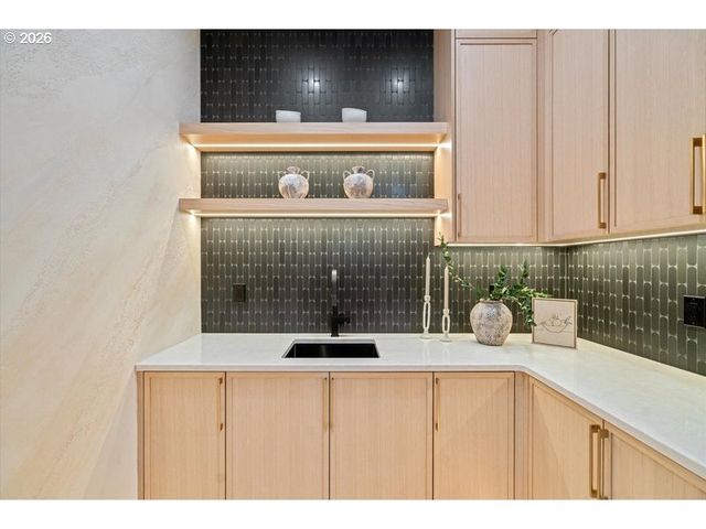 8702 Ne 182ND Pl, Vancouver, WA 98682