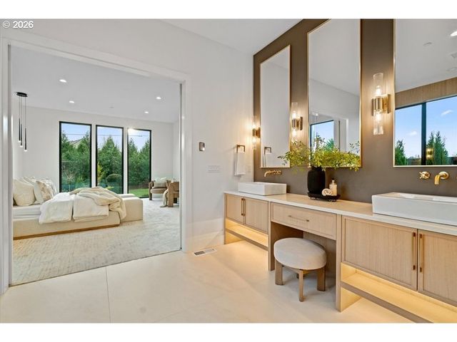 8702 Ne 182ND Pl, Vancouver, WA 98682