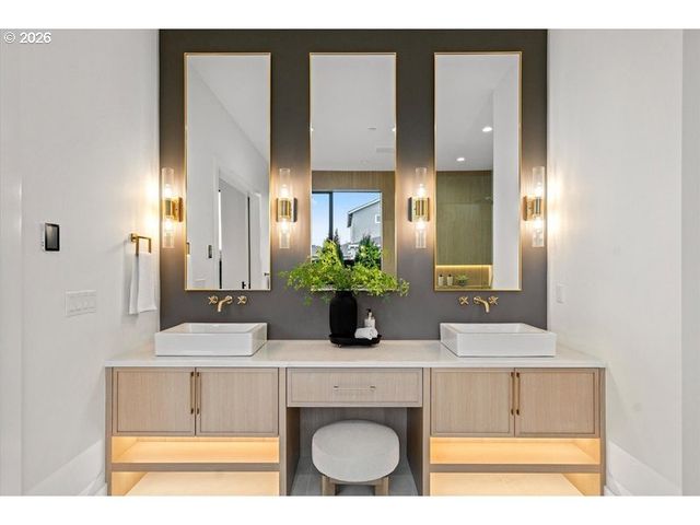 8702 Ne 182ND Pl, Vancouver, WA 98682