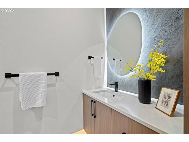 8702 Ne 182ND Pl, Vancouver, WA 98682