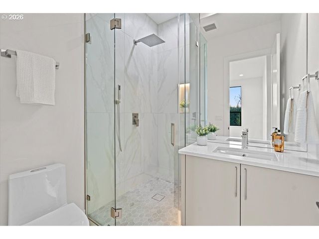 8702 Ne 182ND Pl, Vancouver, WA 98682