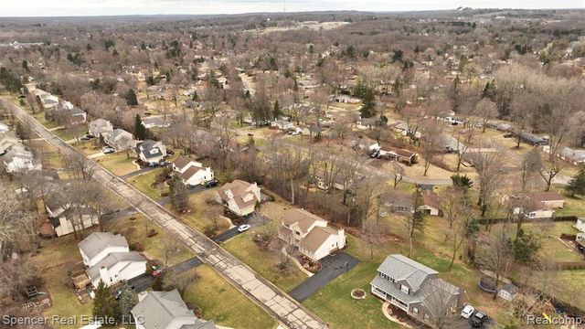 6350 Waldon Woods Drive, Clarkston, MI 48346