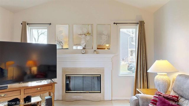 6350 Waldon Woods Drive, Clarkston, MI 48346