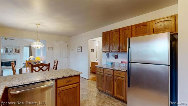 6350 Waldon Woods Drive, Clarkston, MI 48346