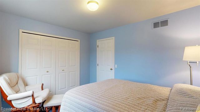 6350 Waldon Woods Drive, Clarkston, MI 48346