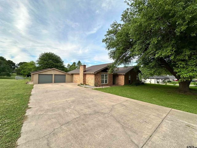 287 Hollybrook Dr., Kilgore, TX 75662