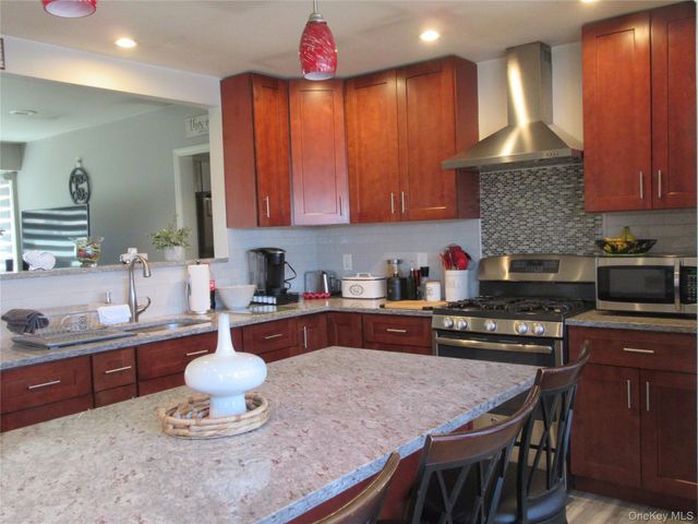 28 Laurel Trail, Monroe, NY 10950