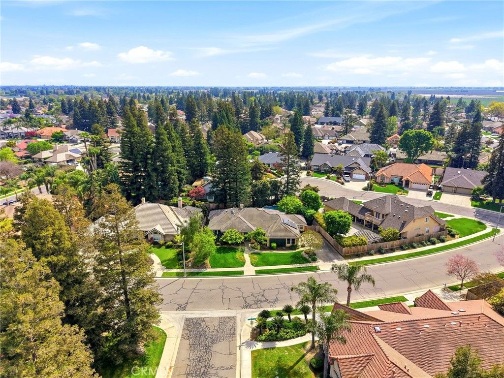 Image 9 of property listing at 2134 Cottonwood Circle, Visalia, CA 93277