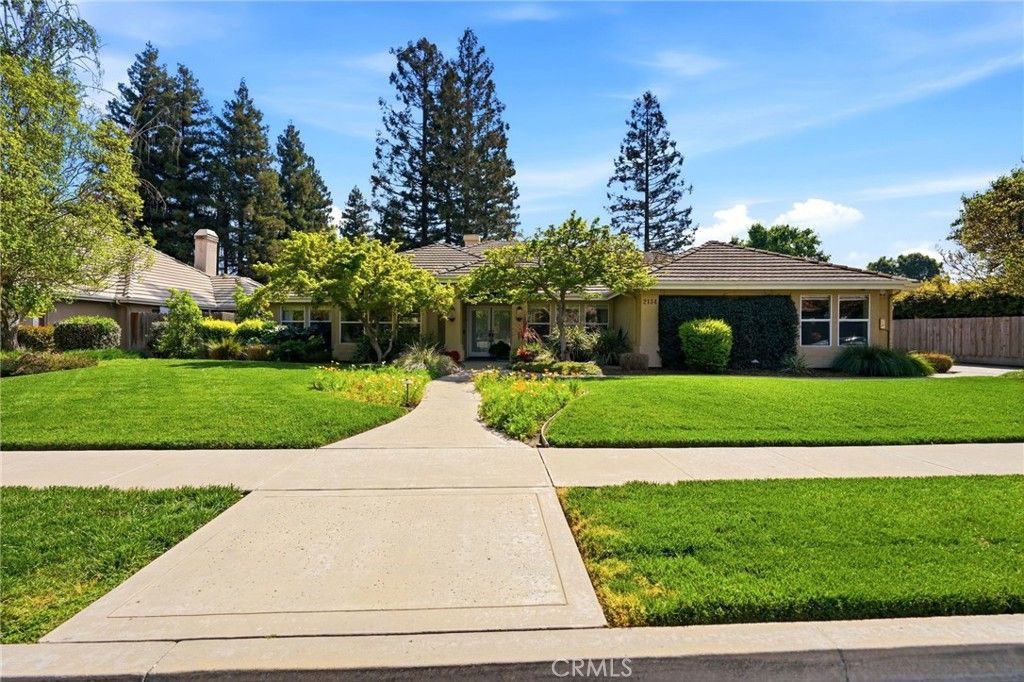 Image 1 of property listing at 2134 Cottonwood Circle, Visalia, CA 93277