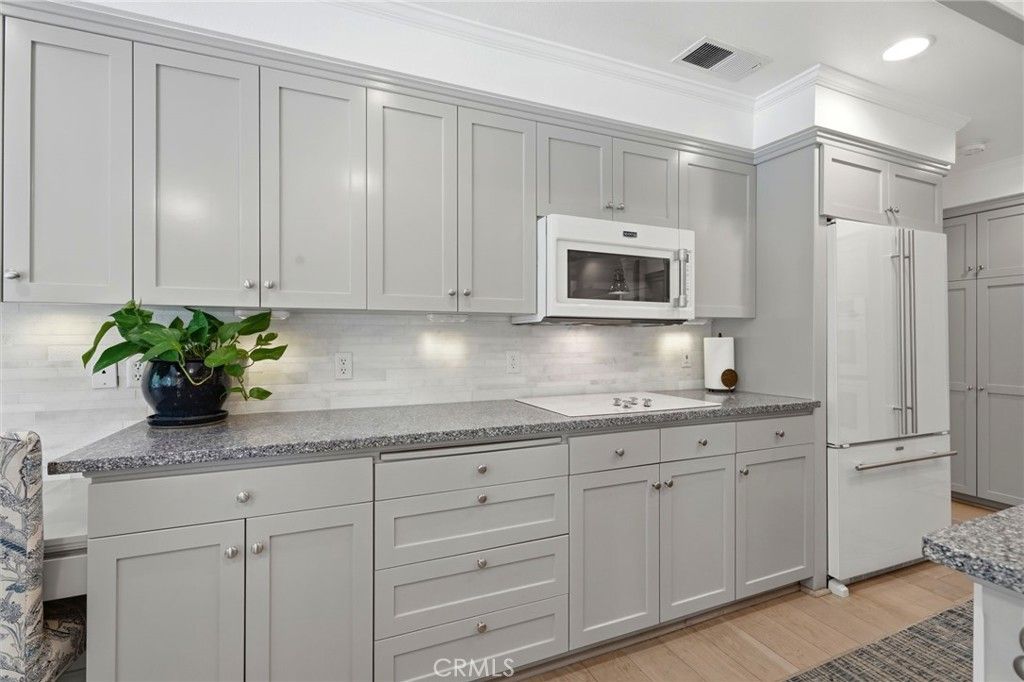 Image 23 of property listing at 2134 Cottonwood Circle, Visalia, CA 93277