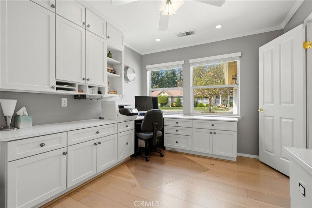 Image 33 of property listing at 2134 Cottonwood Circle, Visalia, CA 93277