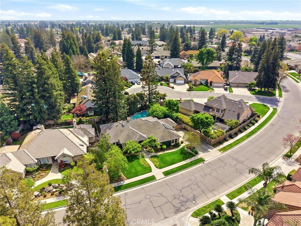 Image 8 of property listing at 2134 Cottonwood Circle, Visalia, CA 93277