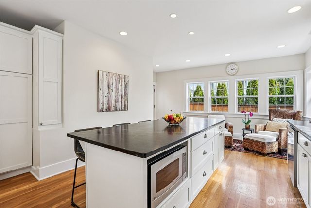 4726 Thackeray Place NE, Seattle, WA 98105